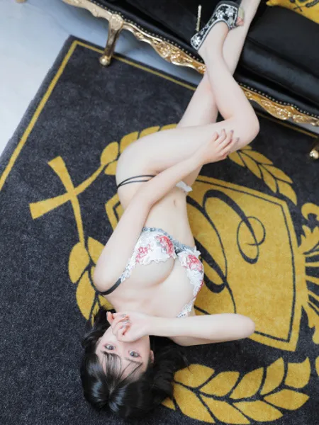 秘月ネオンの写真4枚目