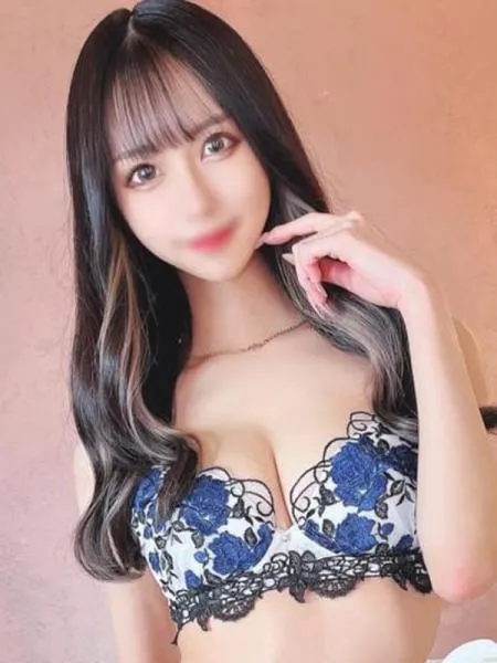 あやか【究極のG乳淫乱美少女】の写真1枚目