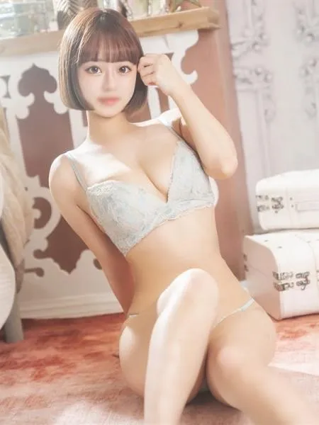 るな【純粋無垢な清楚美女】の写真4枚目