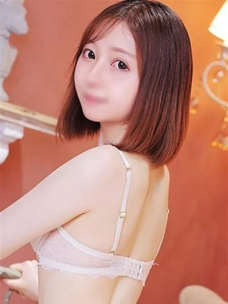 なな【篠田麻〇子似Ｓ気美女】の写真1枚目