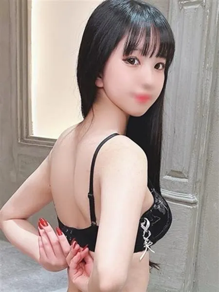 なつき【18歳完未JD】の写真1枚目