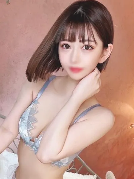 なる【心も身体も癒す美少女】の写真2枚目