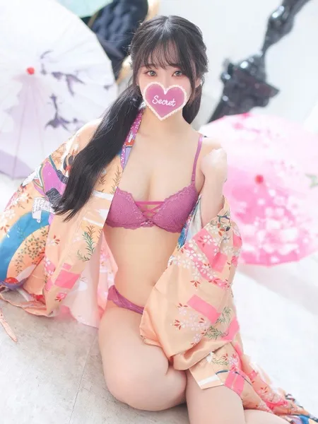 アミナの写真3枚目
