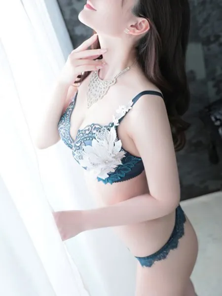 東雲モモナの写真4枚目