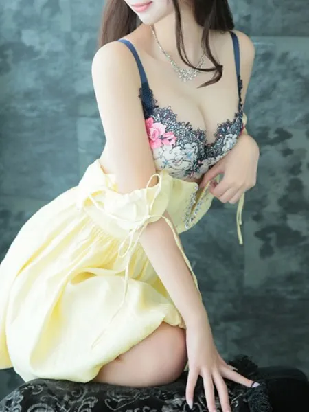 月石コハクの写真3枚目