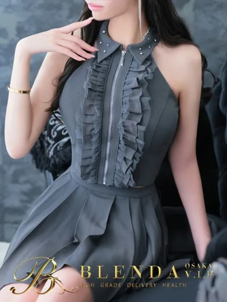 葛城ミナの写真1枚目