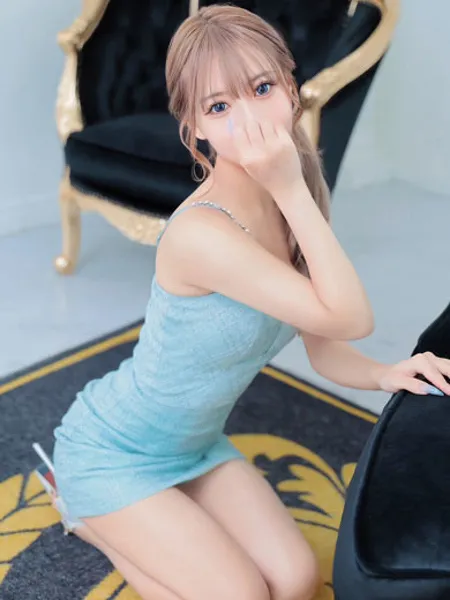 朝比奈ローラの写真2枚目