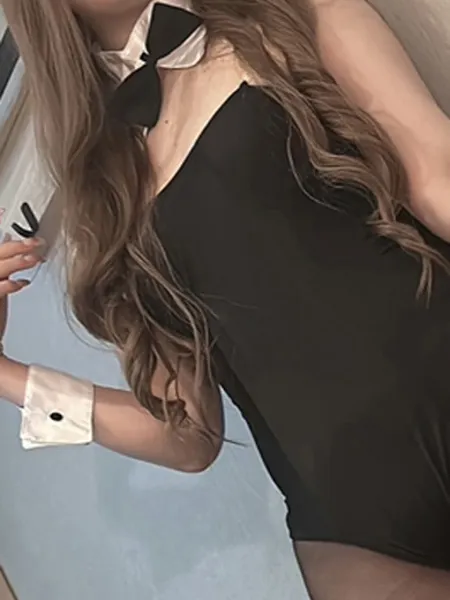 夏輝あすなの写真1枚目