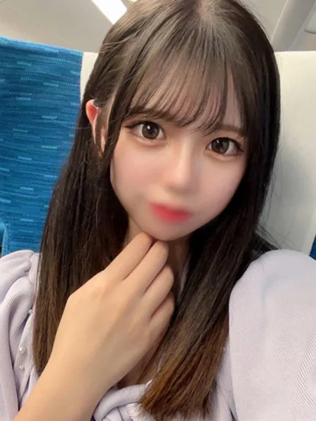 神崎ひなの写真1枚目