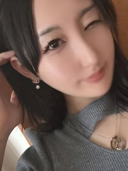 天乃くるみの写真1枚目