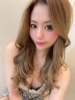 クラブブレンダ/三神　みづき(25歳)綺麗なお姉さんは好きですか？
目が大きくてその瞳...