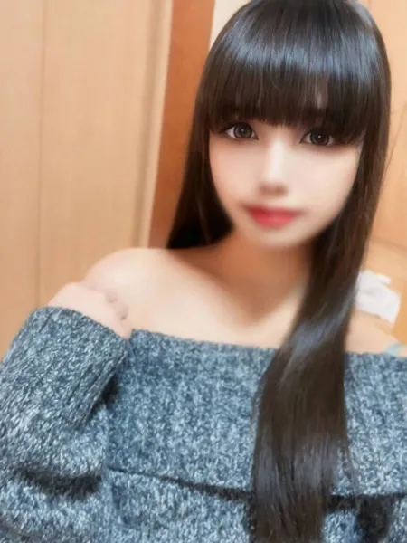 月島いぶの写真1枚目