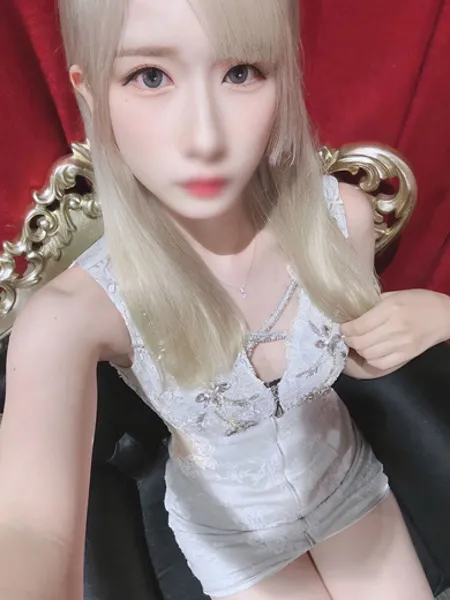 白桃しきの写真2枚目