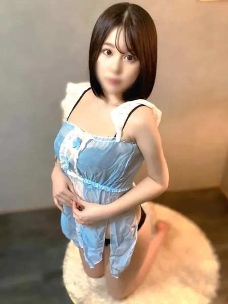 優木てぃなの写真2枚目