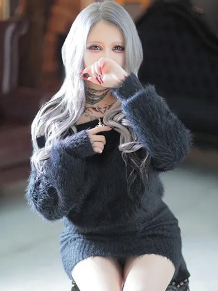 エヴァの写真2枚目