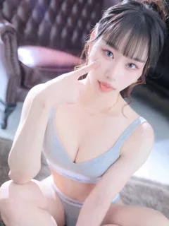 プリンセスセレクション/凛々【リリ】(21歳)写真ではクール、会えば一瞬でほぐれる【凛々〈り...