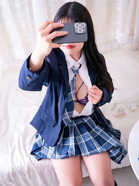 小栗まなほの写真1枚目