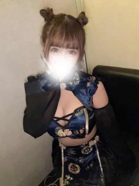 初音みいの写真1枚目