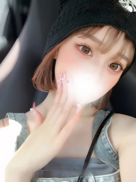美鈴るうの写真1枚目