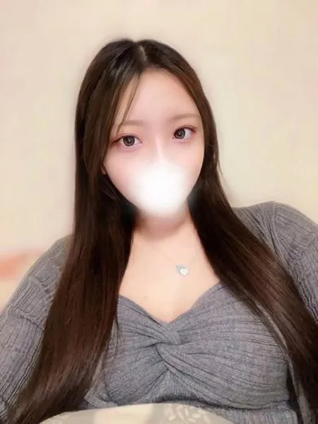 渚りろの写真1枚目