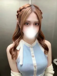 鳴宮すずねの紹介写真