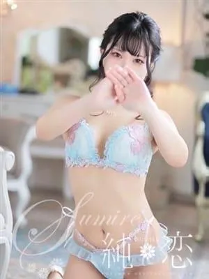 えりか愛らしさ120％の美少女の写真1枚目