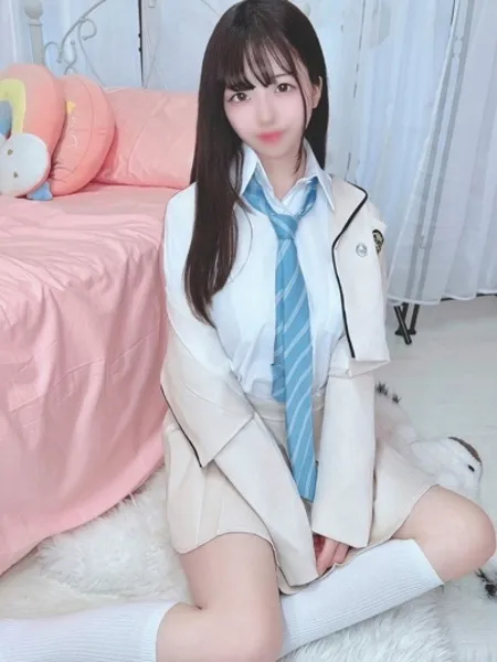 まゆゆの写真2枚目