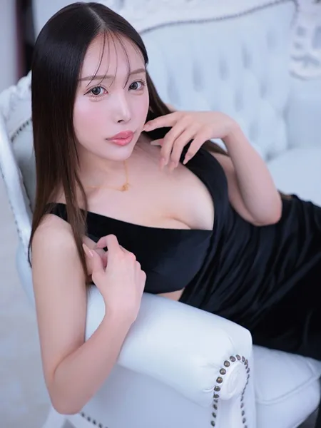 王妃レナの写真2枚目