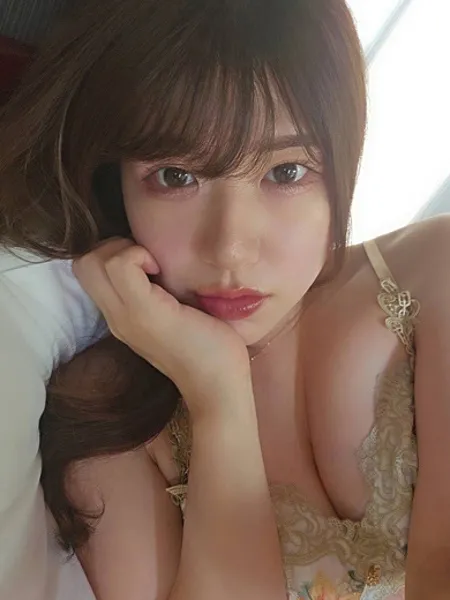 白石ななみの写真3枚目