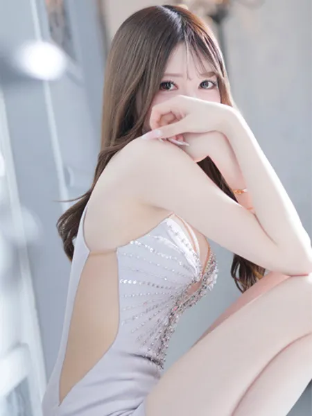 高峯さきなの写真2枚目
