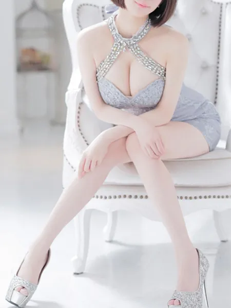 楪ゆずの写真2枚目
