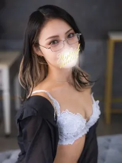 ハイブリッドマッサージ/りさこ(24歳)【一目で分かる見目麗しい姿に輝く透明感】
【朗...