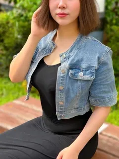 エオス/志村さつき(33歳)二次元でしかお目にかかれないような
悩殺ボディが...