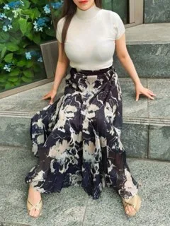 エオス/須藤みずき(32歳)深く覗き込むと吸い込まれそうなほど
キラキラと...