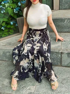 エオス/須藤みずき(32歳)深く覗き込むと吸い込まれそうなほど
キラキラと...