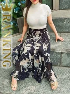 エオス/須藤みずき(32歳)深く覗き込むと吸い込まれそうなほど
キラキラと...