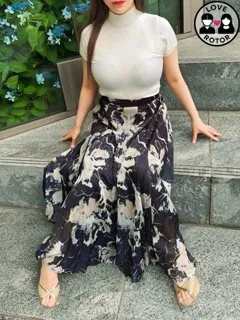 エオス/須藤みずき(32歳)深く覗き込むと吸い込まれそうなほど
キラキラと輝...