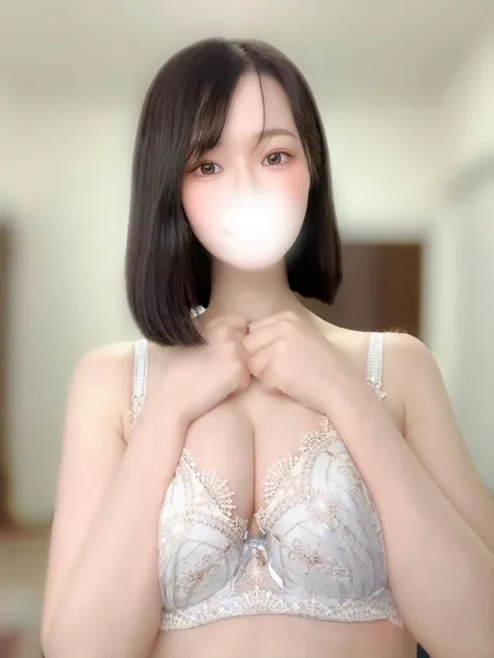 新田せりの写真1枚目