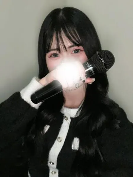 一橋ゆいかの写真1枚目