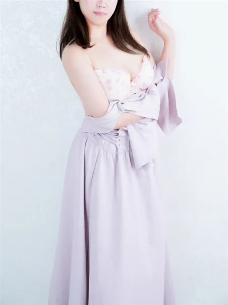 川岸ゆうなの写真2枚目